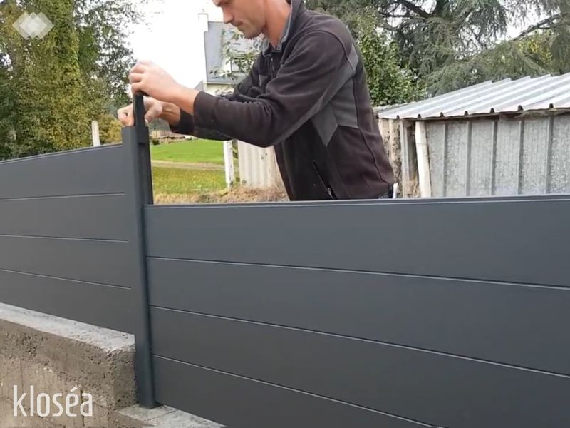Klos-up le concept de clôture en aluminium à monter soi-même assemblage cloture klos up4.jpg